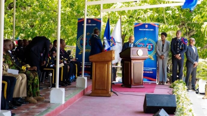 Des responsables de la Police Nationale d’Haïti et des invités ont célébré les 30 ans de l’institution lors d’une cérémonie officielle. L’événement a été partagé via la page Facebook de la PNH.